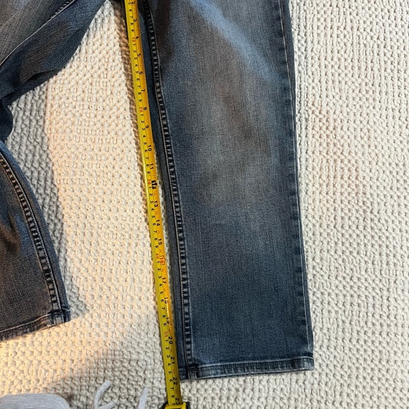 Stylish Aged Faded Washed Straight Leg Short Tommy Bahama Denim Jeans Size 10 - Picture 6 of 6